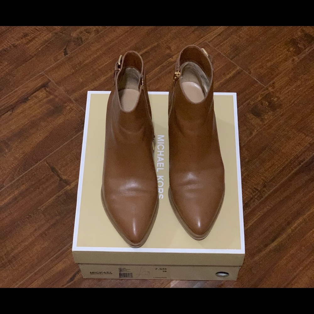 Michael Kors Sailor Ankle Boot size 7.5 (38)